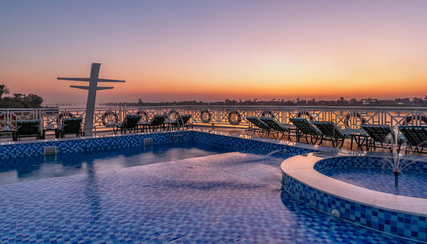 Sonnenuntergang auf dem Nil während einer Nilkreuzfahrt 2025